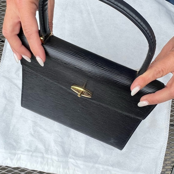 Louis Vuitton Malesherbes Bag Black Epi Leather Top Handle 🖤▪️◼️ - Picture 3 of 14